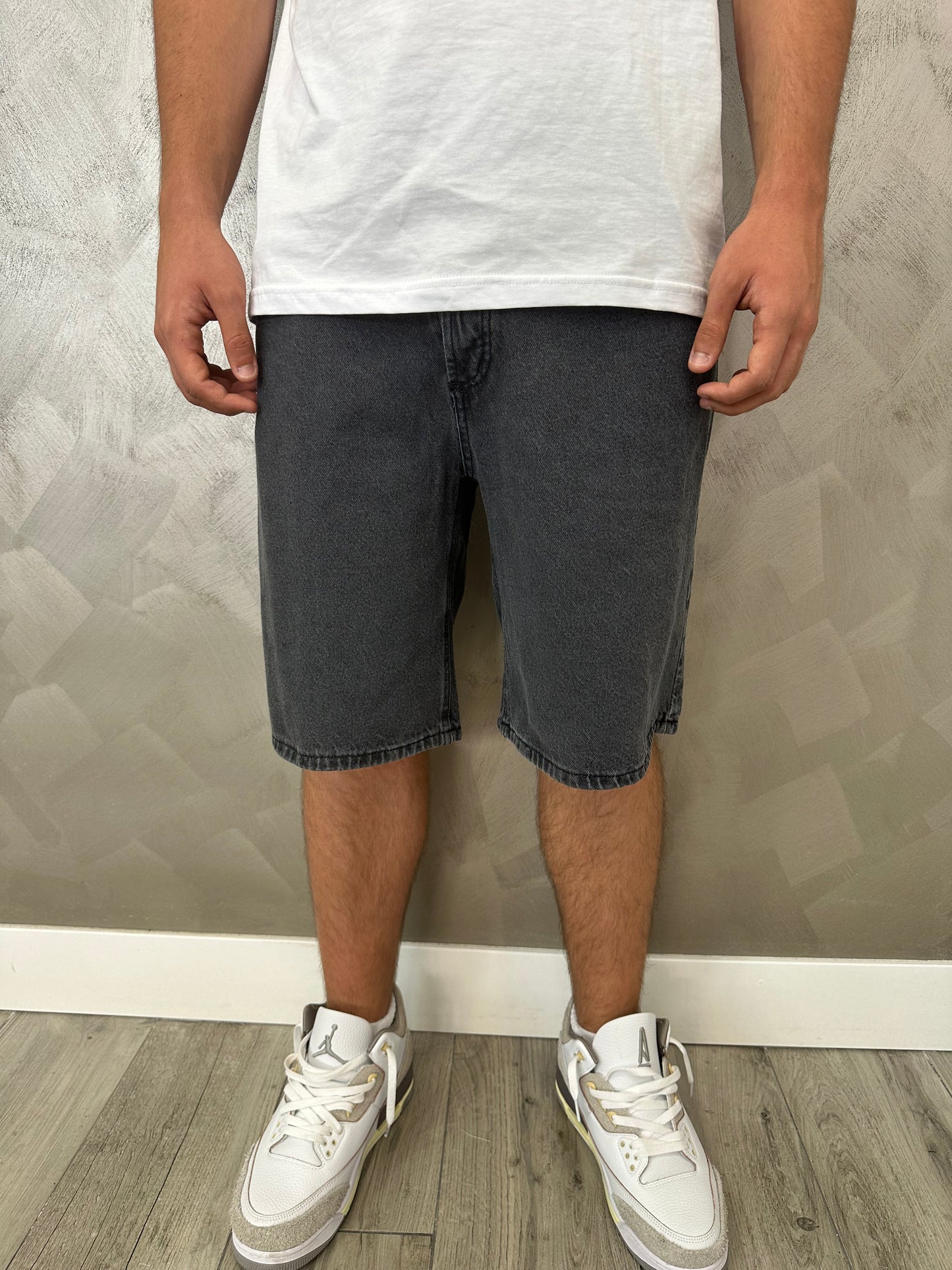 Short baggy grey