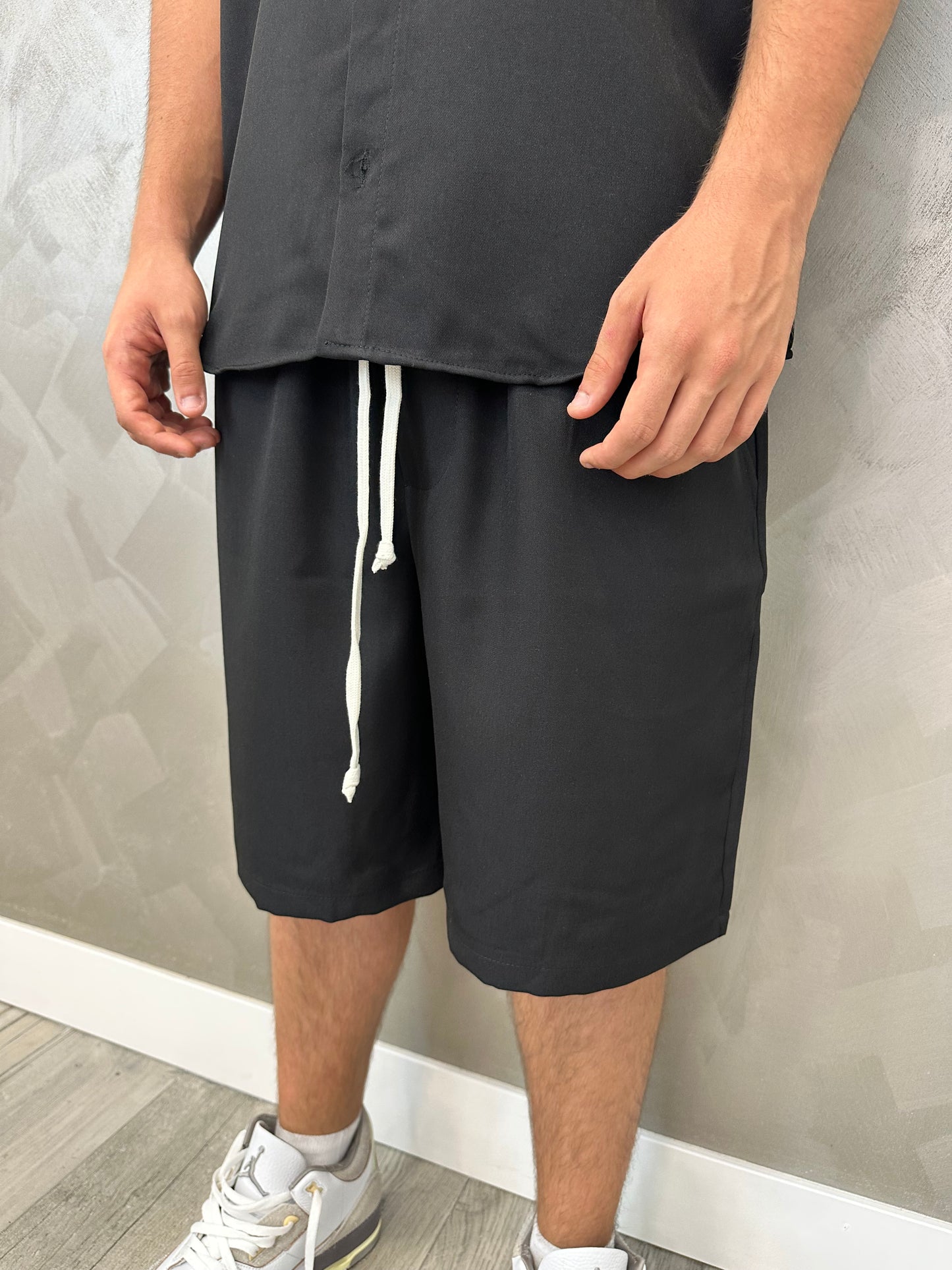 Completo Capri black
