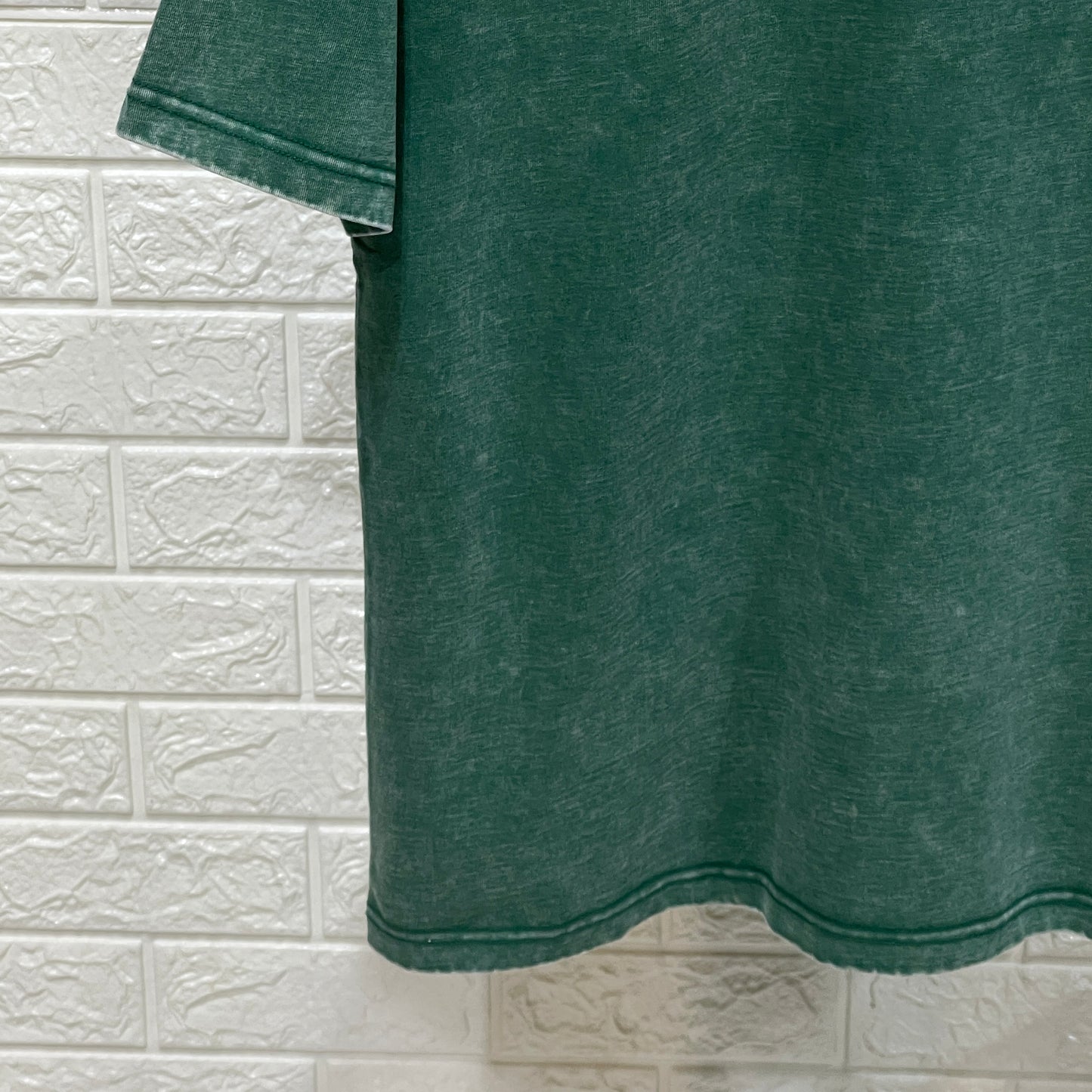 T-shirt stone washed green