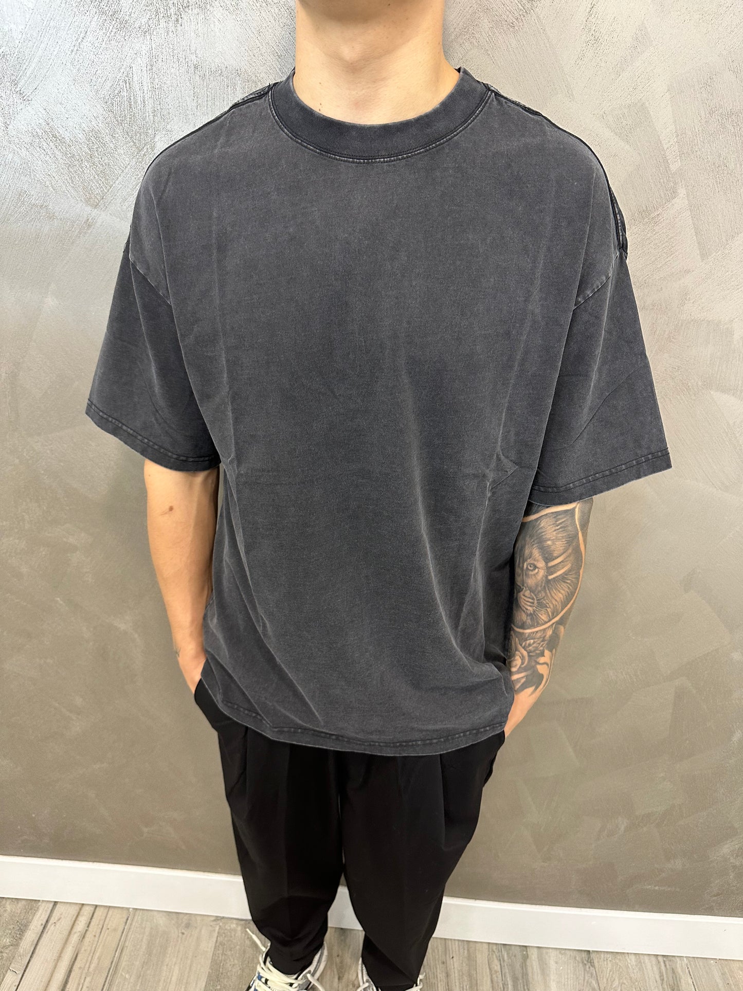 T-shirt stone washed black