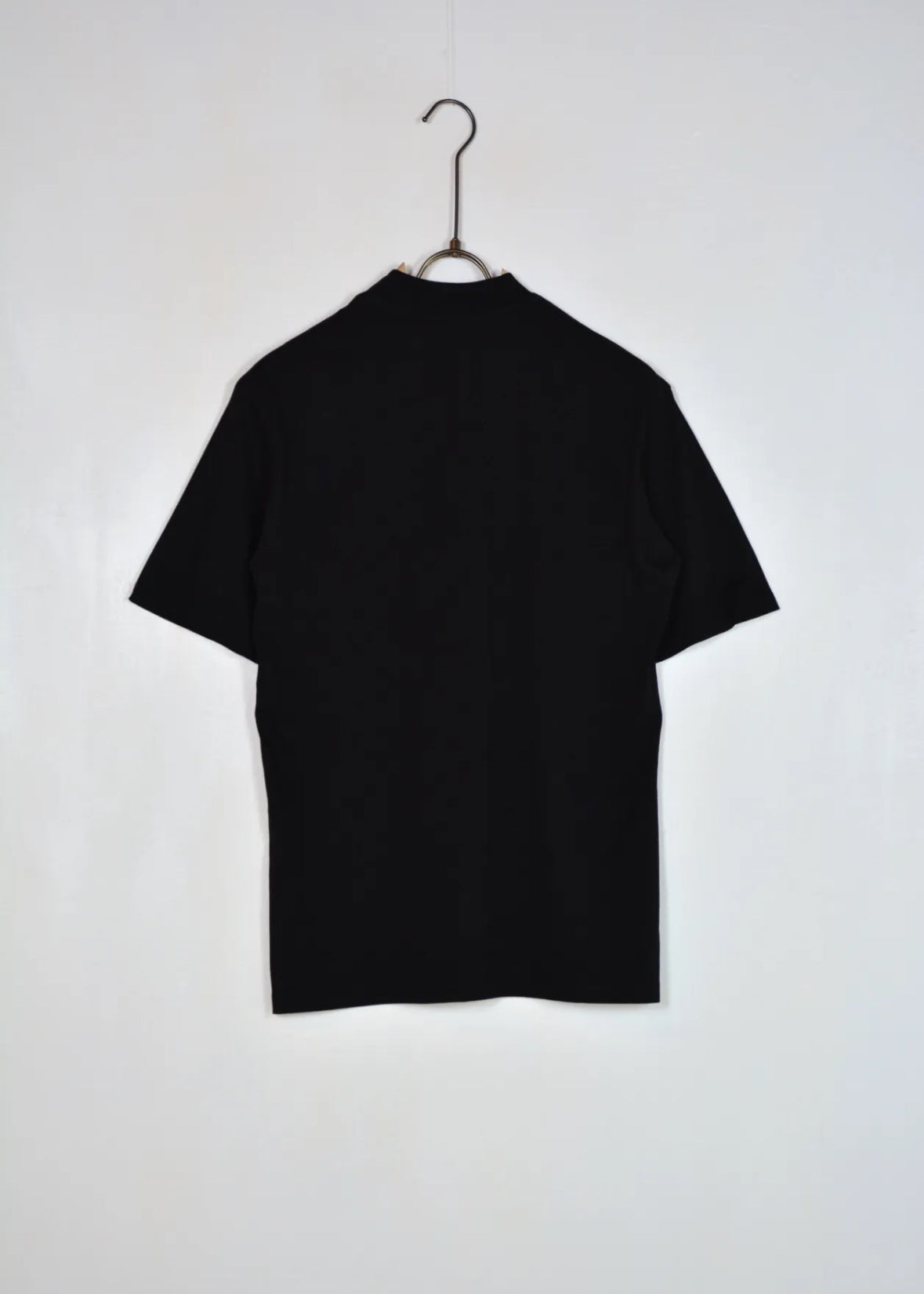 T-shirt black colletto alto