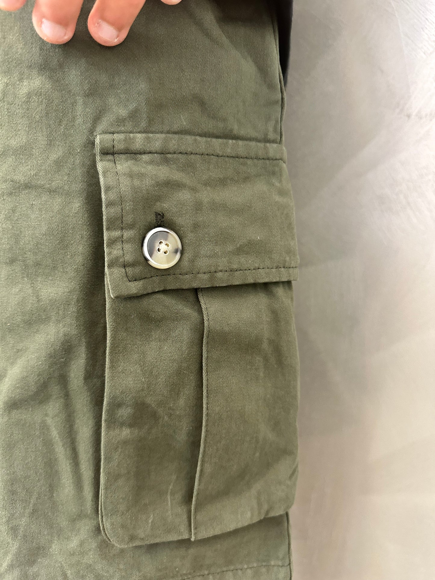 Pantaloncino cargo verde militare