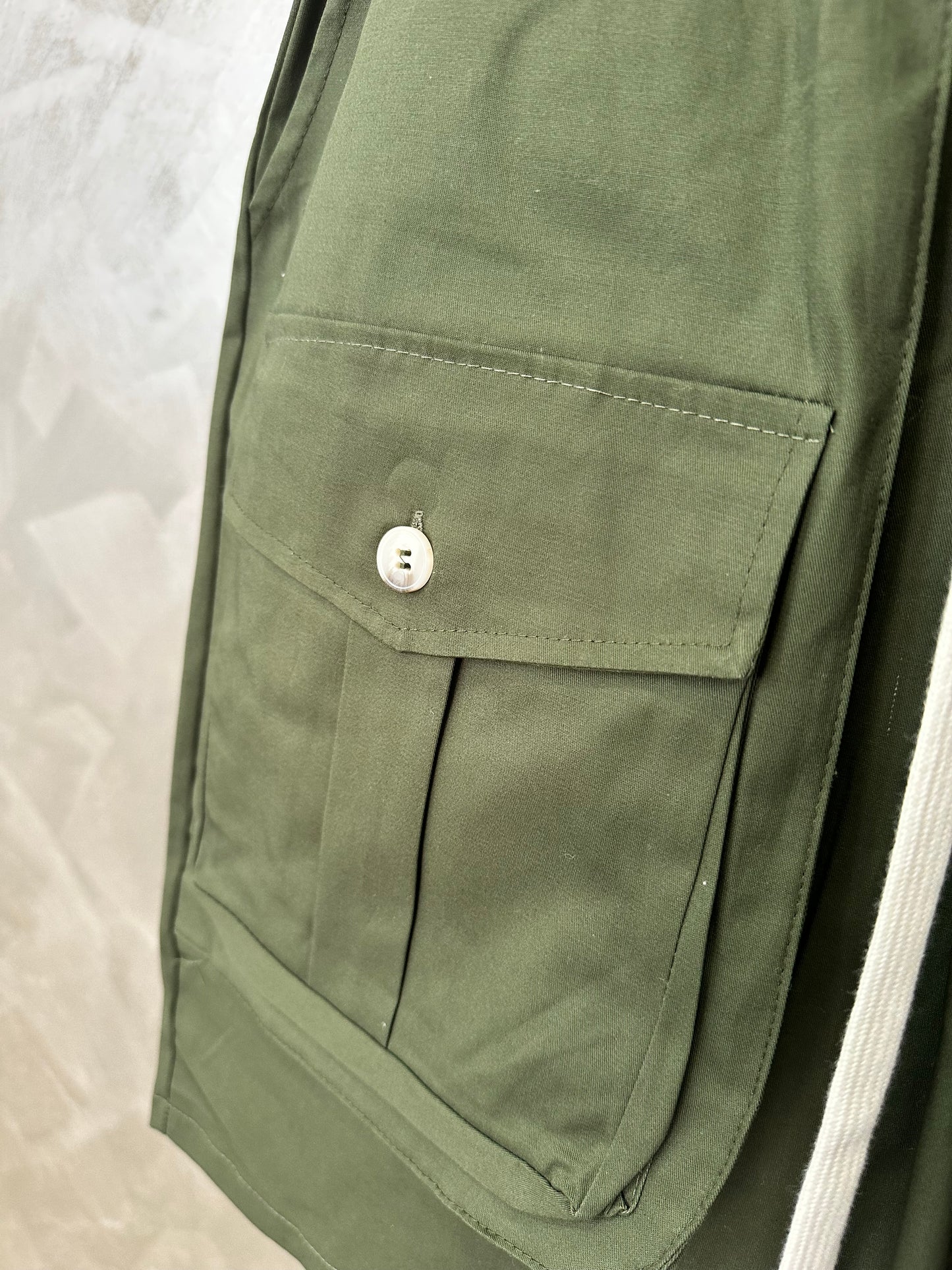 Premium cargo front v. militare
