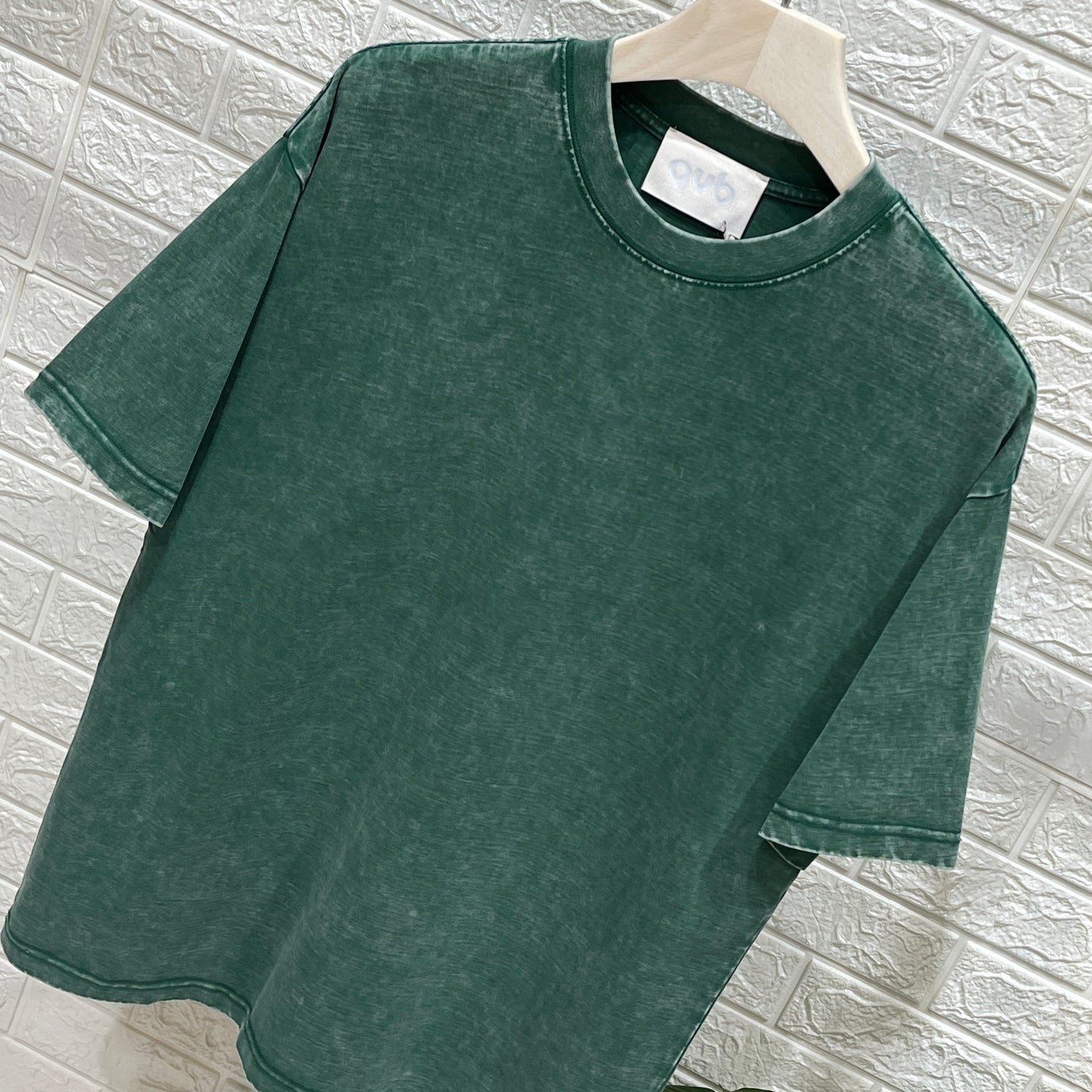 T-shirt stone washed green