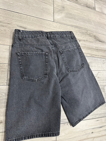 Short baggy grey