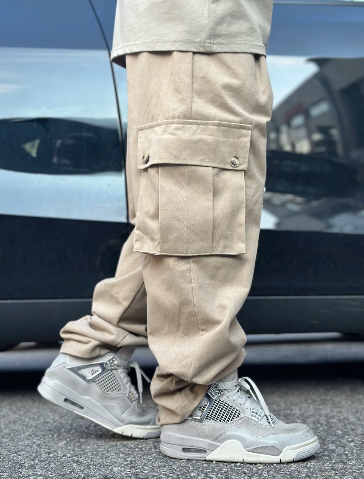 BEIGE CARGO OVER 24'