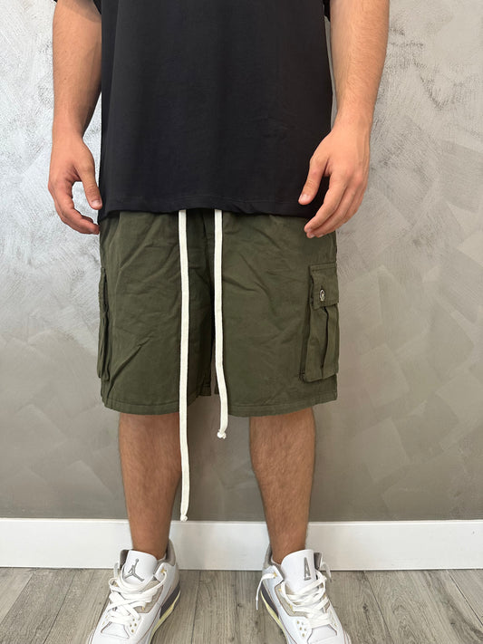 Pantaloncino cargo verde militare