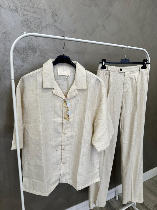 Outfit: Pantalone misto lino, camicia misto lino e occhiali mod